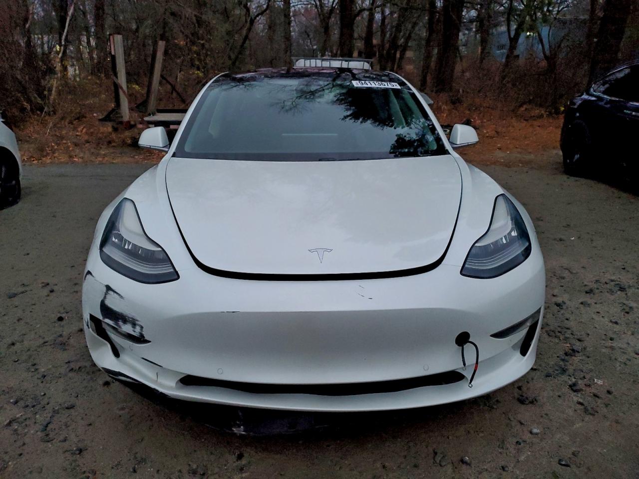 Tesla Model 3 Image 11