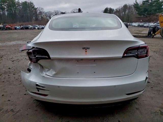 Tesla Model 3 Image 7