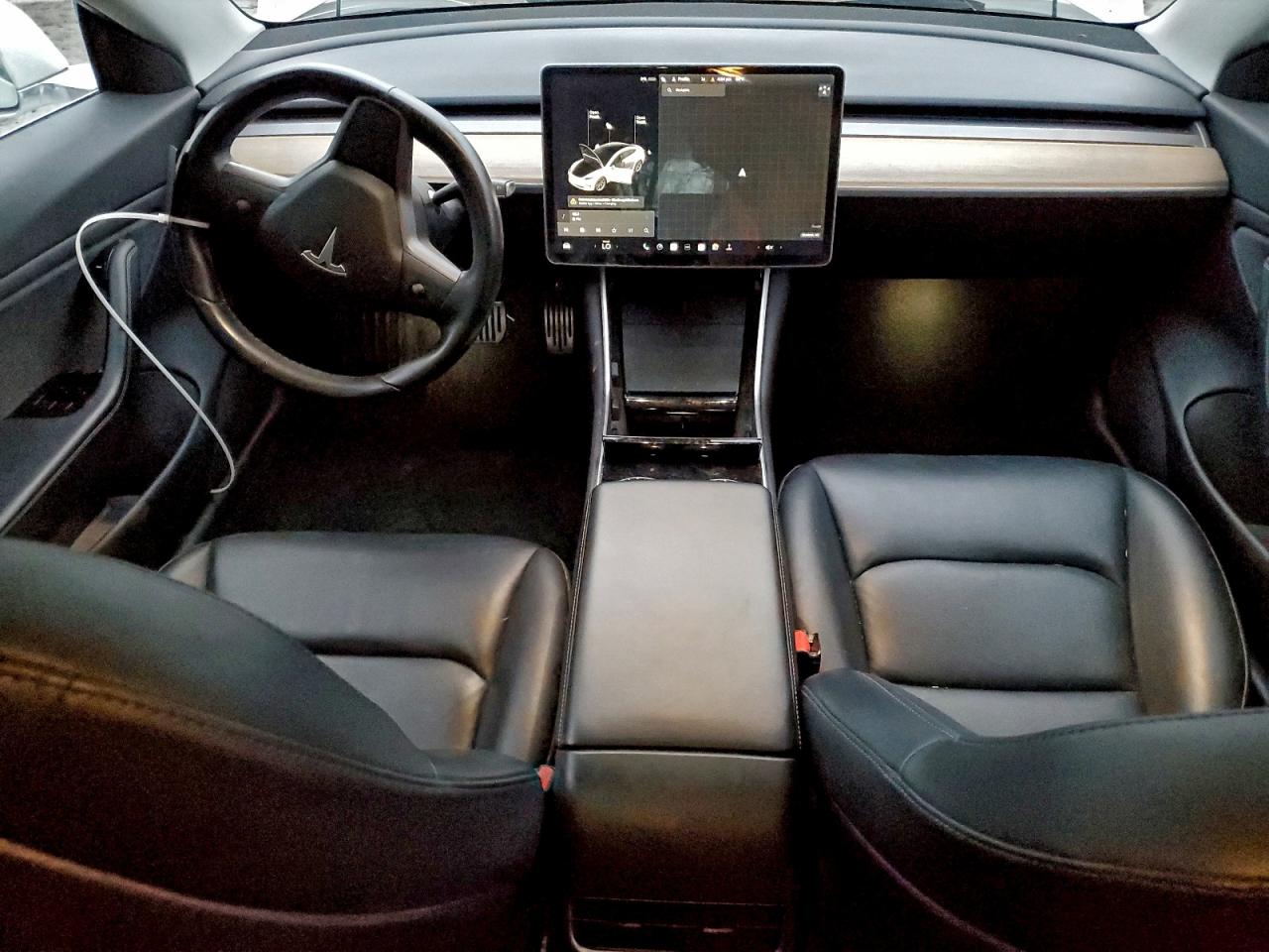Tesla Model 3 Image 9