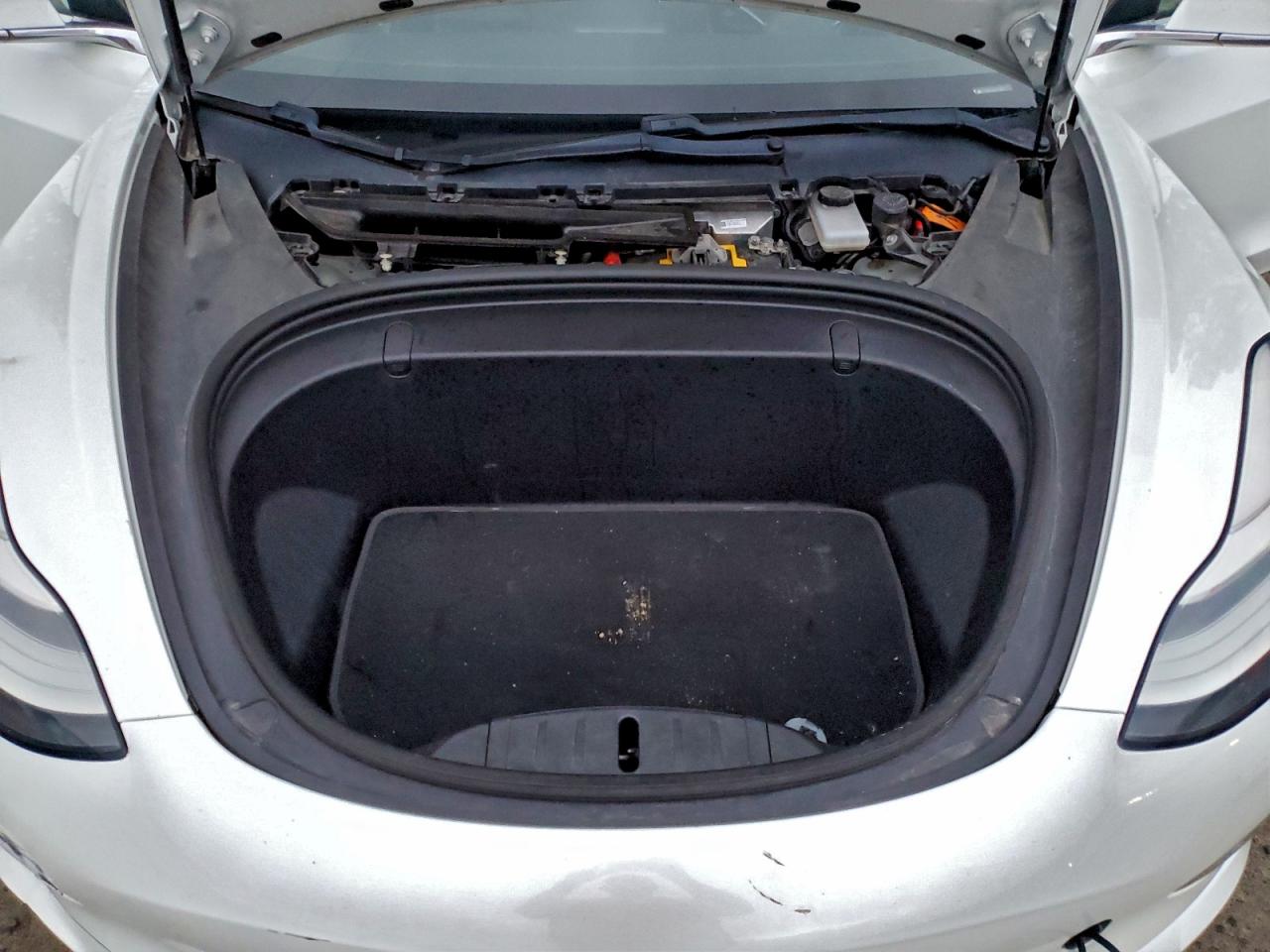 Tesla Model 3 Image 12