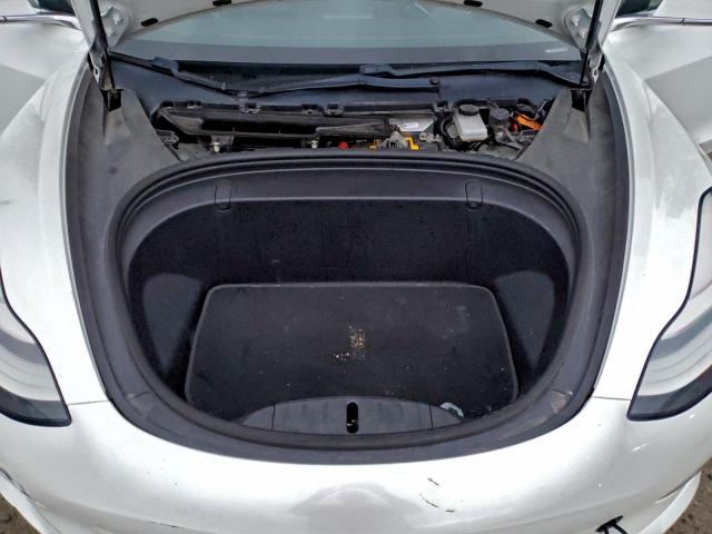 Tesla Model 3 Image 12