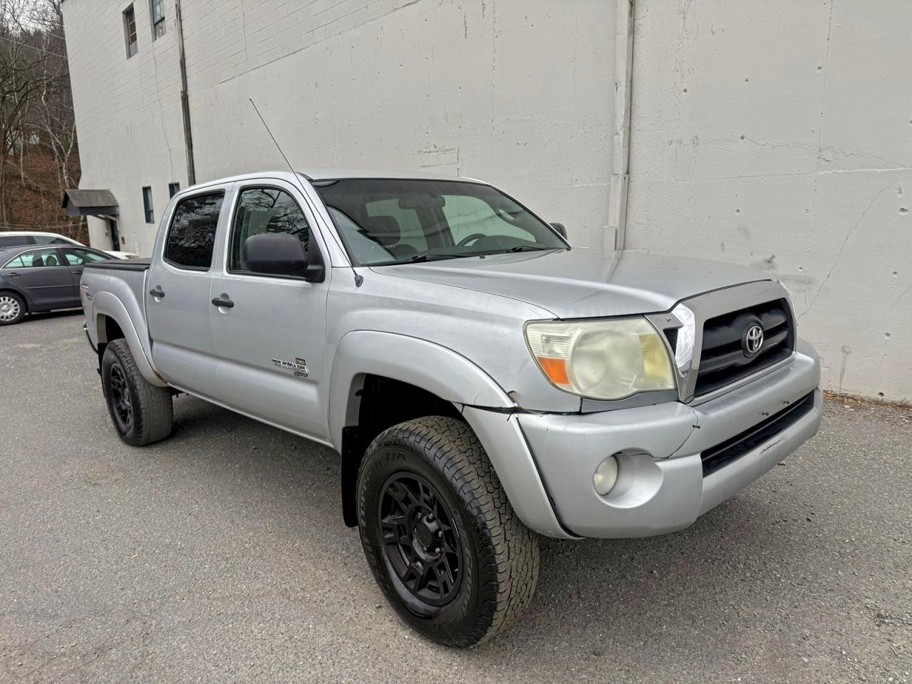 Toyota Tacoma Double Cab Image 1