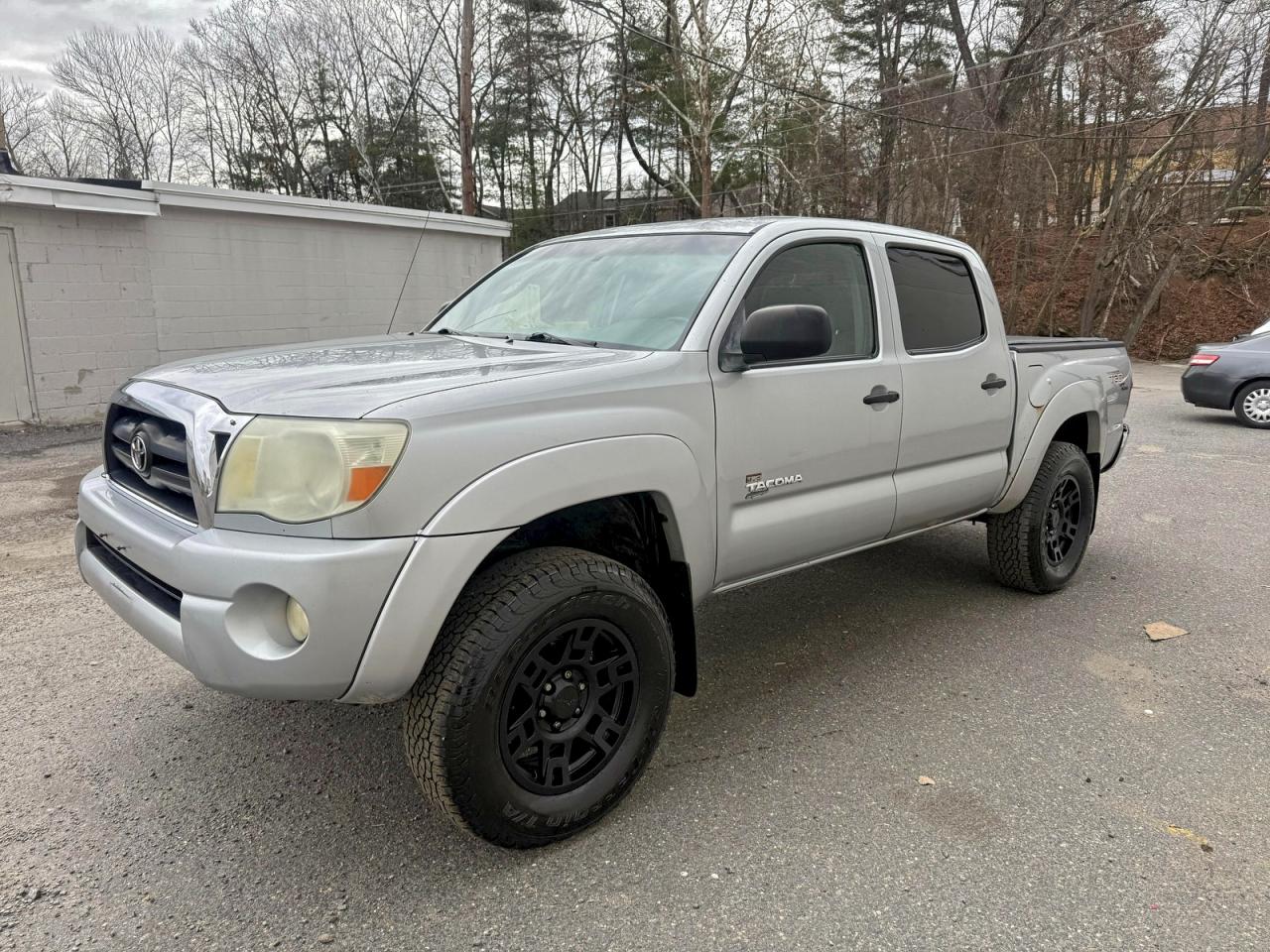 Toyota Tacoma Double Cab Image 9