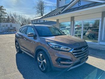 2017 Hyundai TUCSON KM8J3CA25HU******