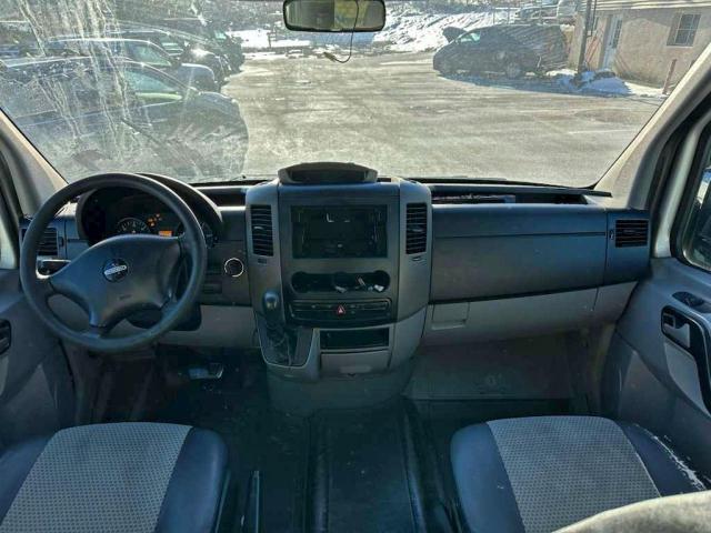 Freightliner Sprinter 2500 Image 8