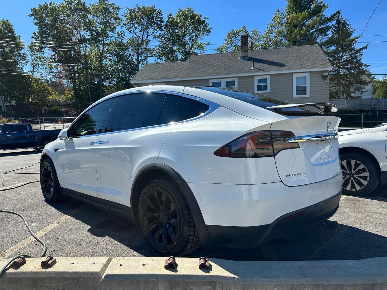 Tesla Model X Image 10