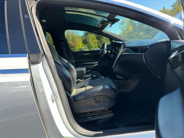 Tesla Model X Image 8