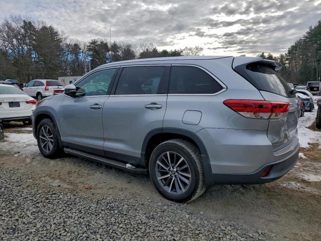Toyota Highlander Se Image 11