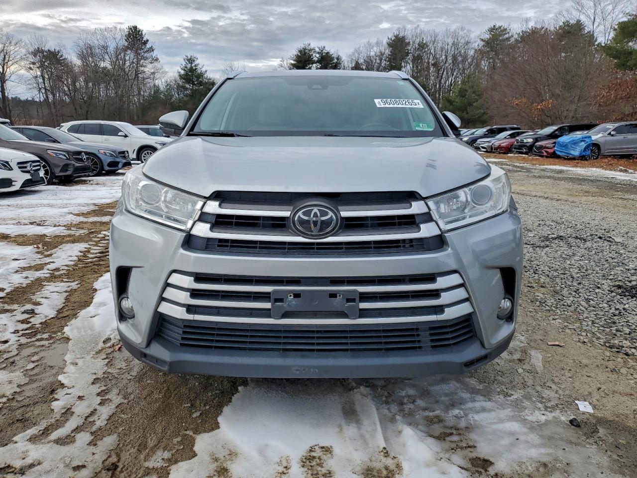 Toyota Highlander Se Image 3