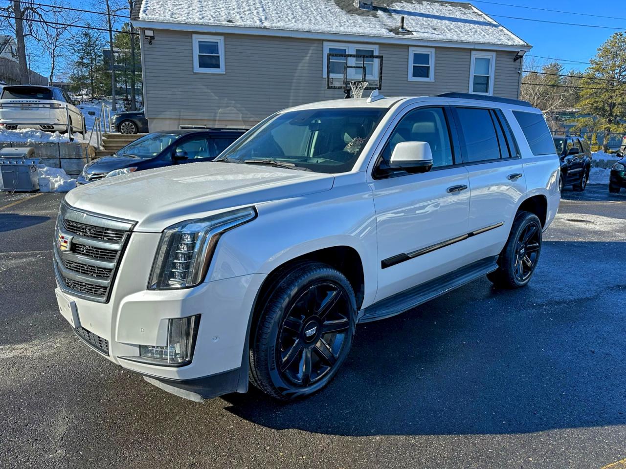 Cadillac Escalade Luxury Image 1