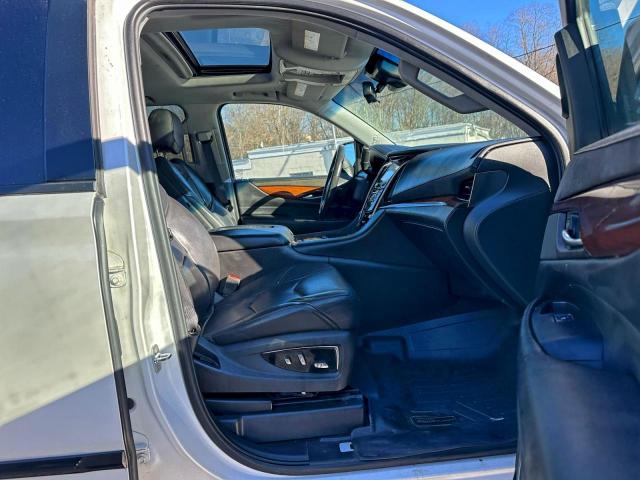 Cadillac Escalade Luxury Image 8