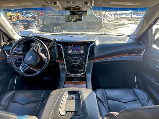 Cadillac Escalade Luxury Image 5