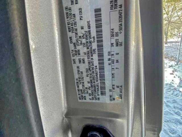 Ford Econoline E250 Van Image 4