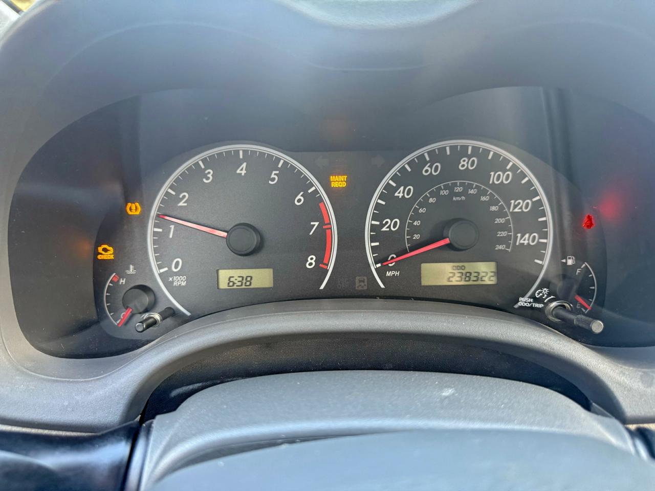 Toyota Corolla Base Image 8