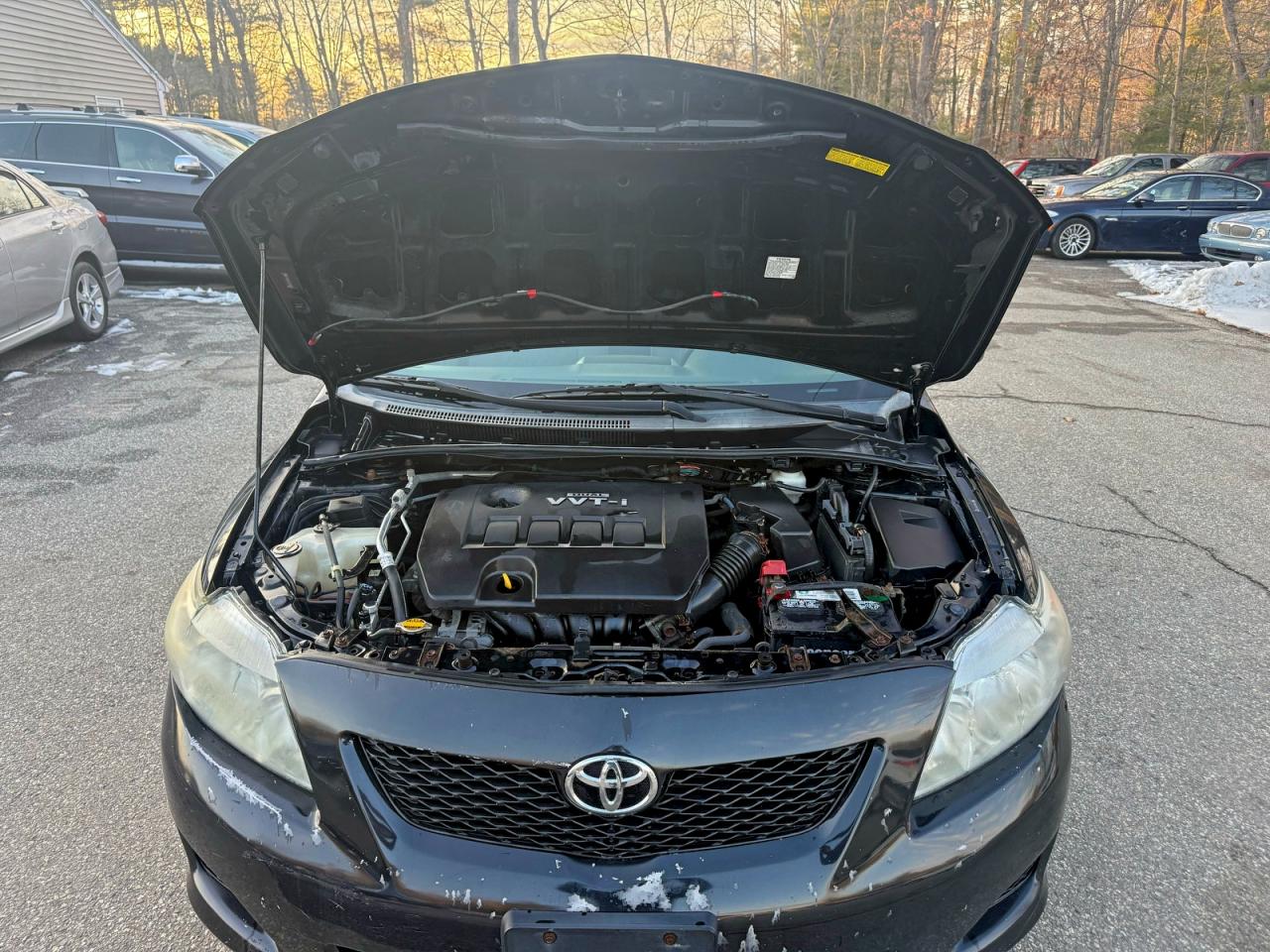 Toyota Corolla Base Image 10