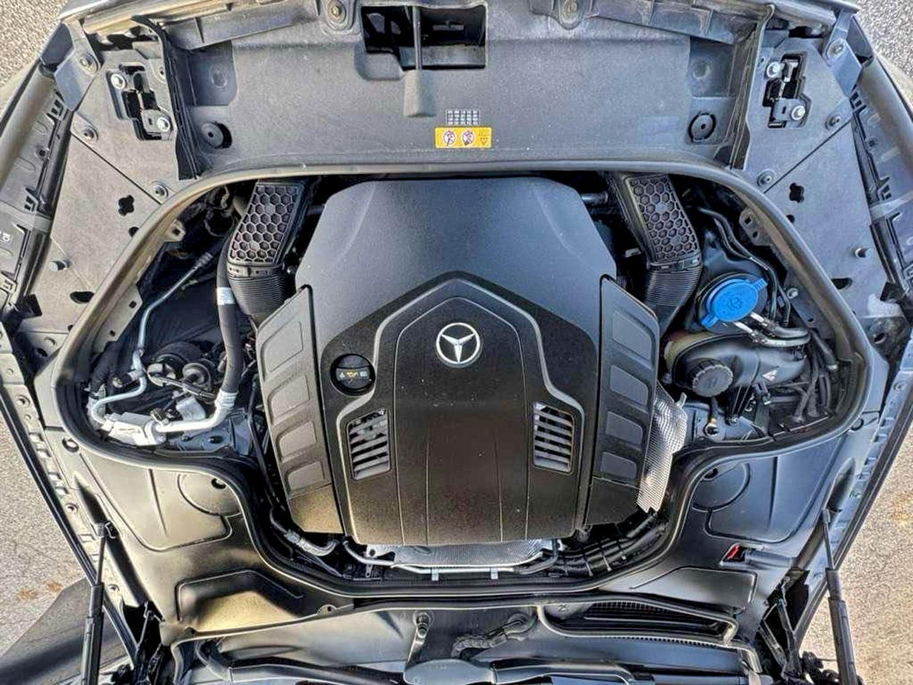 Mercedes-Benz S-Class 560 4matic Image 8