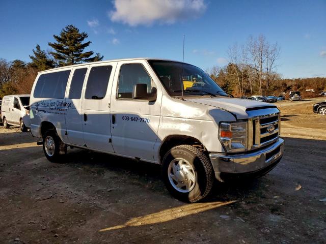 Ford Econoline E350 Super Duty Wagon Image 6