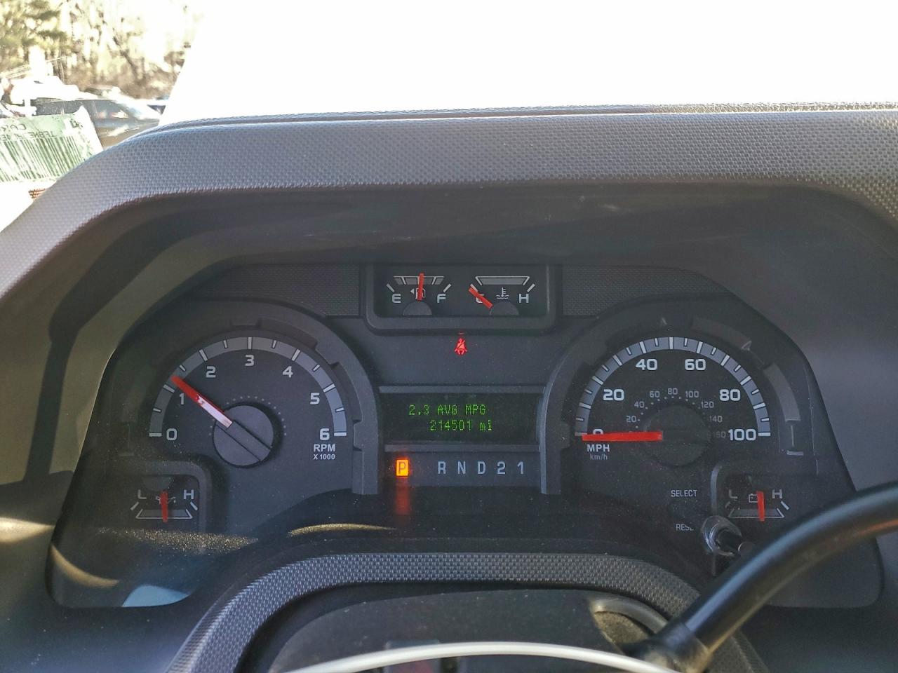 Ford Econoline E350 Super Duty Wagon Image 13