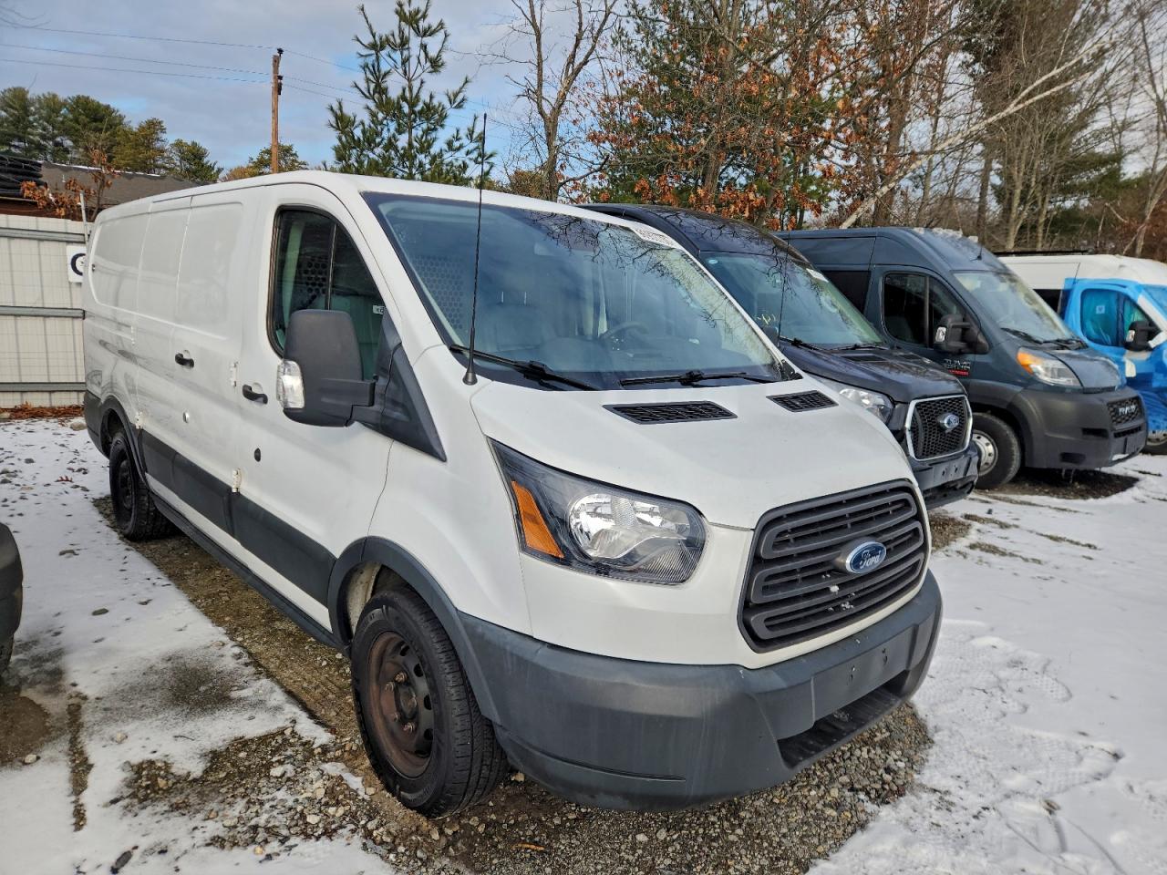 Ford Transit T-150 Image 12