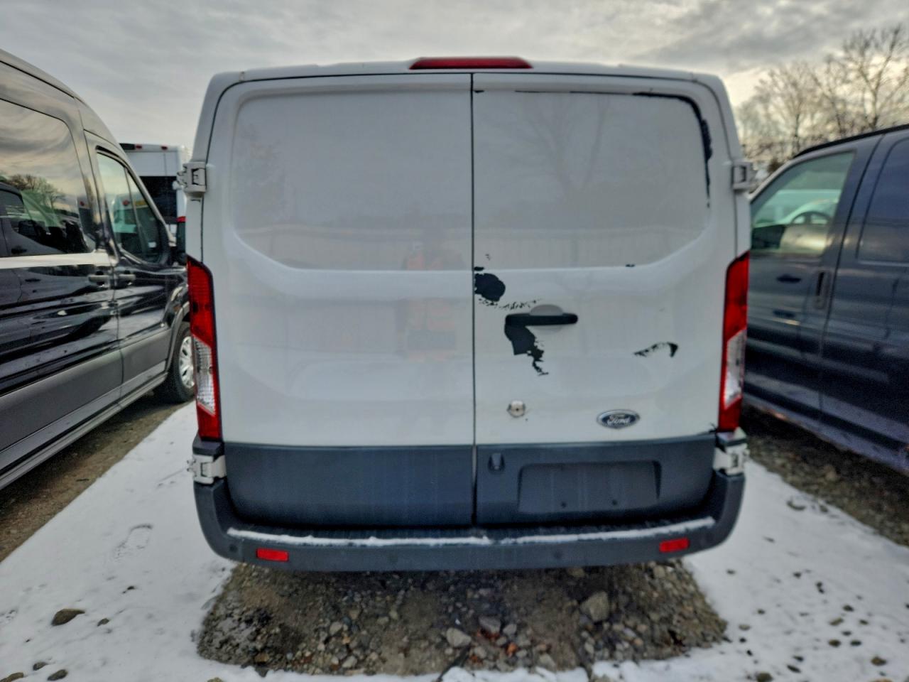 Ford Transit T-150 Image 8