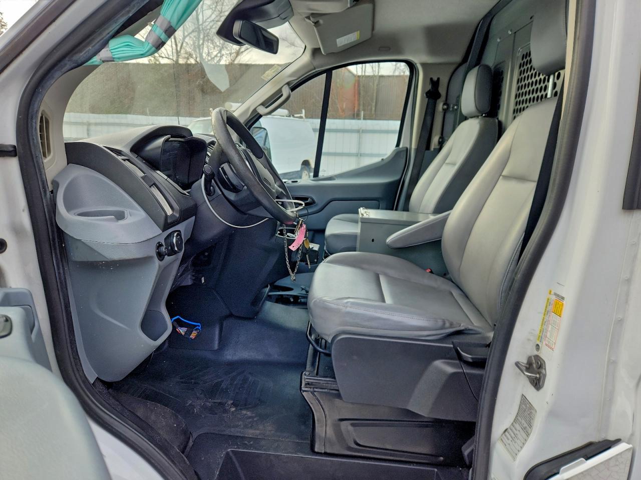 Ford Transit T-150 Image 3