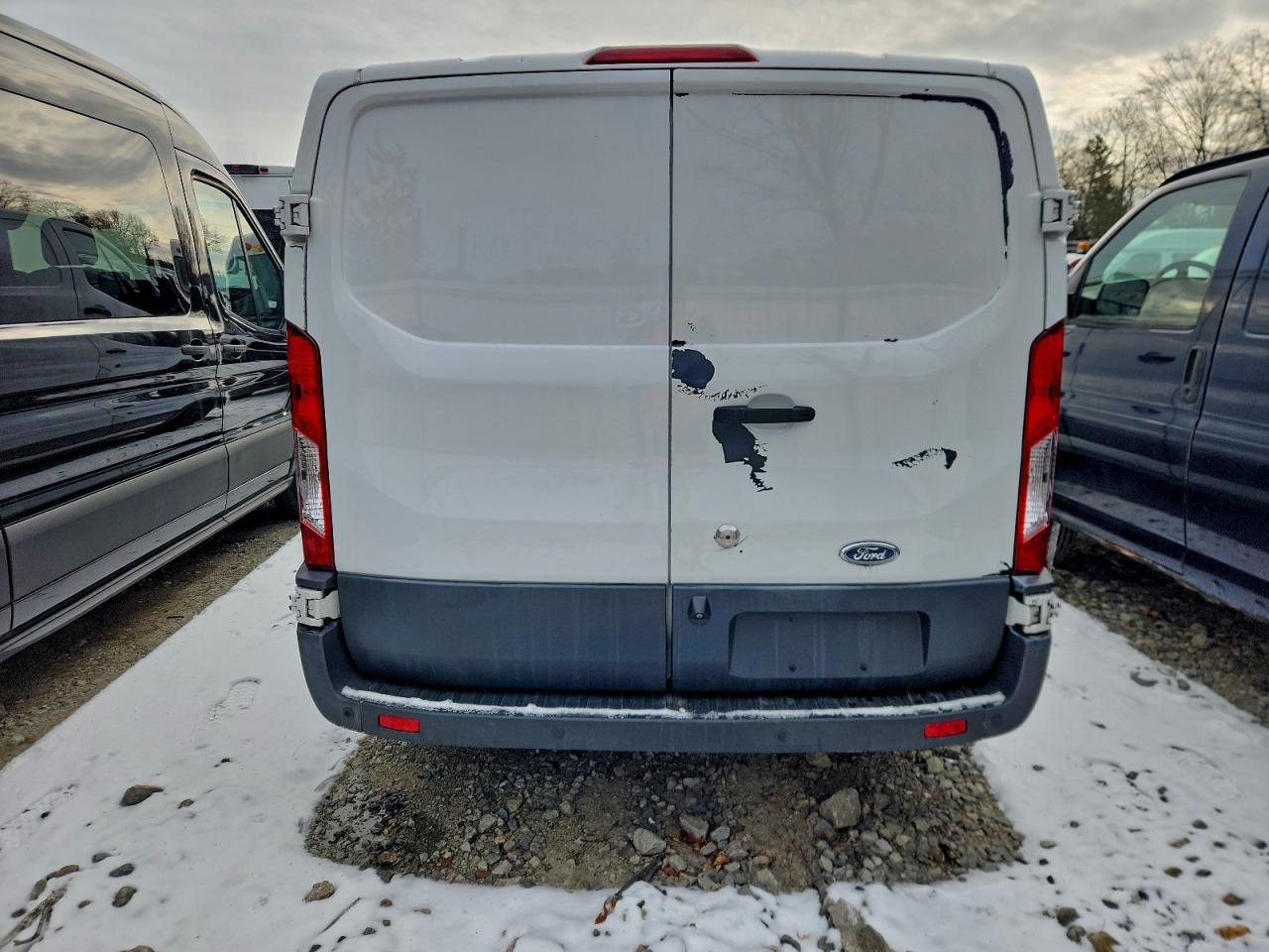 Ford Transit T-150 Image 9