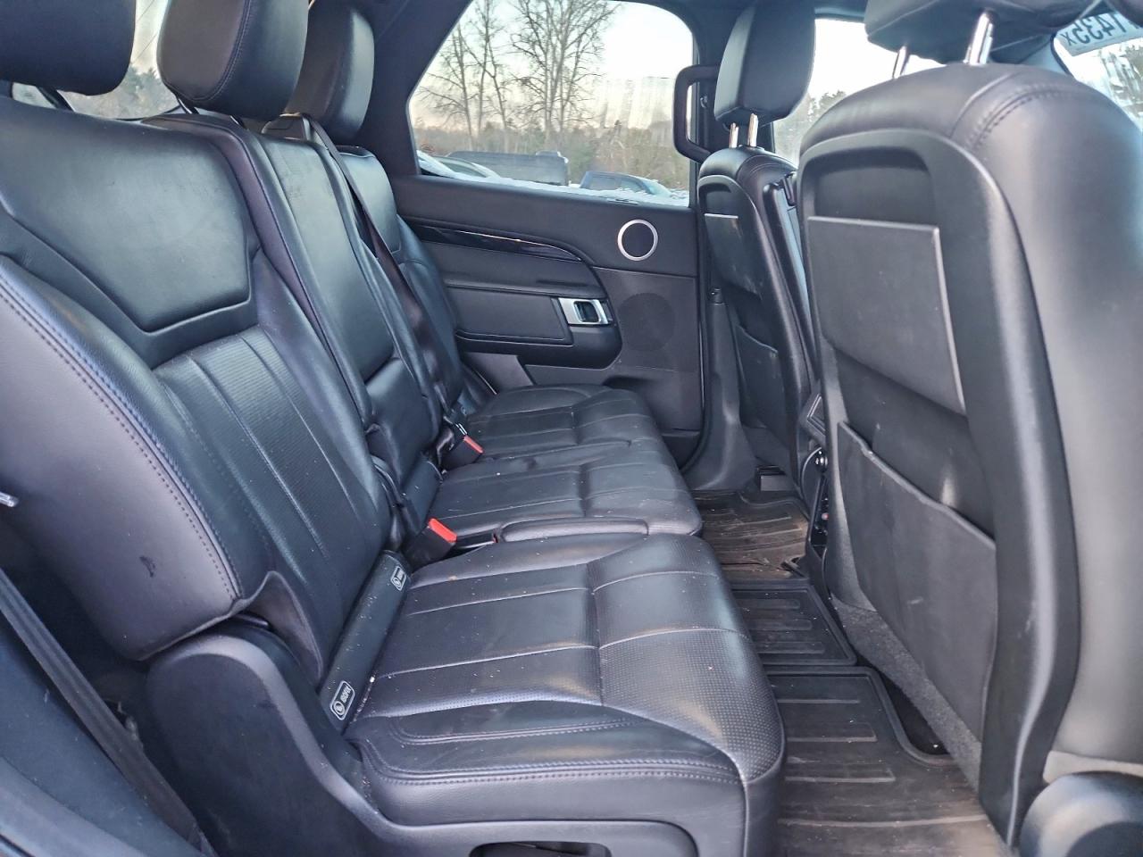 Land Rover Discovery Se Image 8