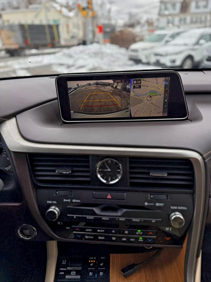 Lexus RX 350 Base Image 10