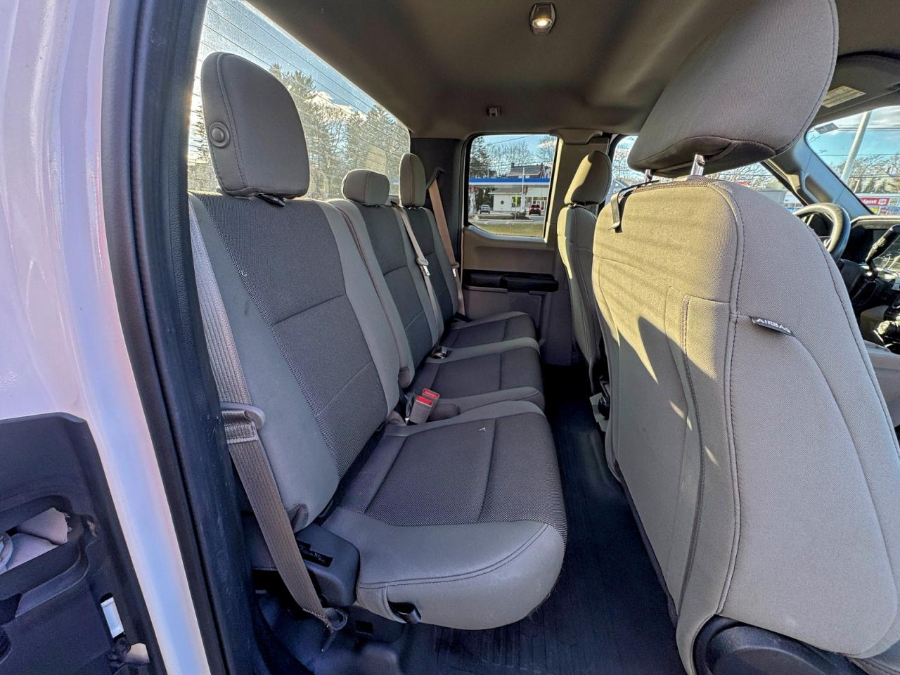 Ford F-150 Super Cab Image 9