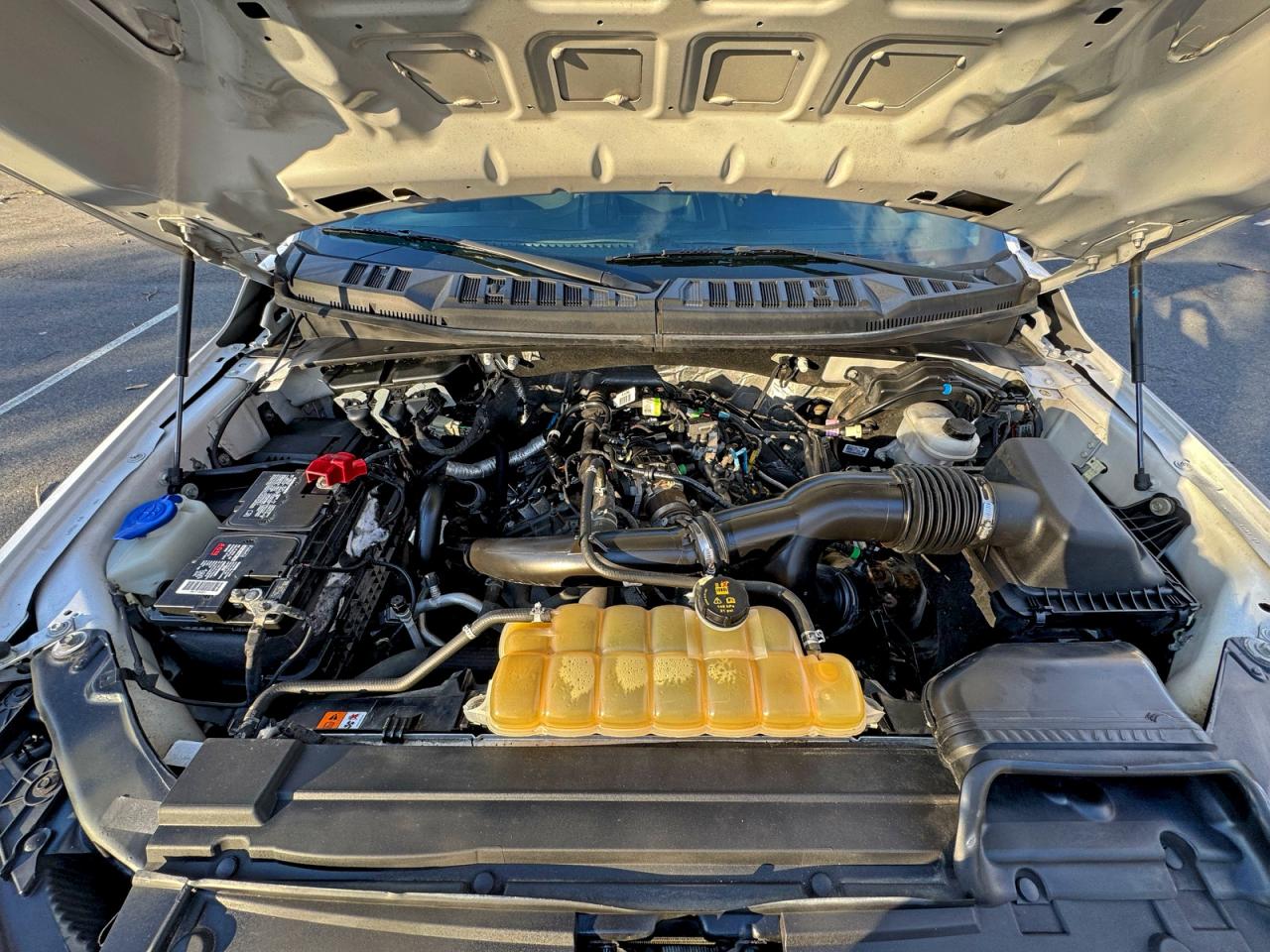 Ford F-150 Super Cab Image 4