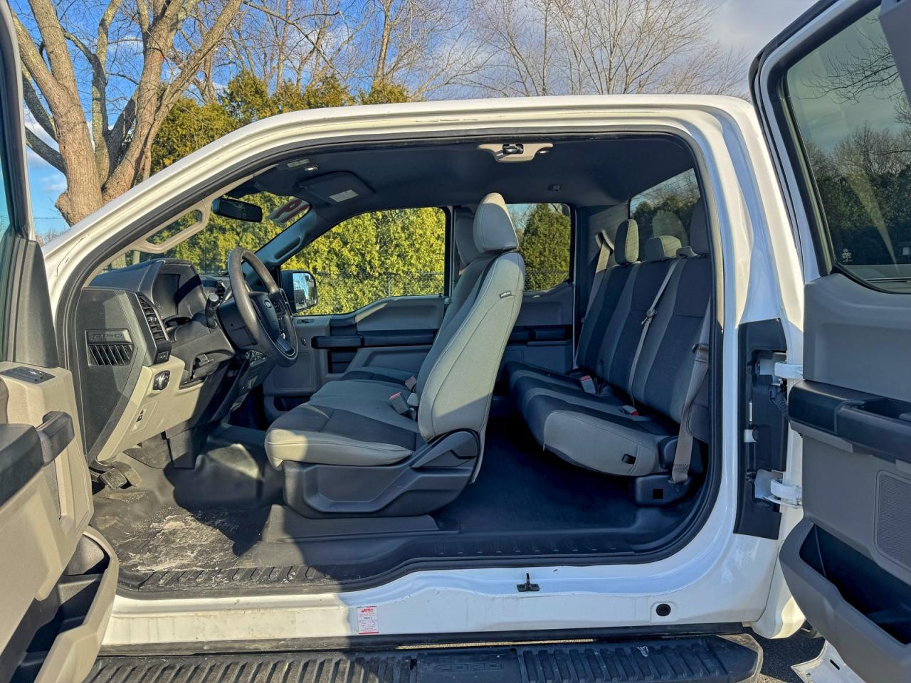 Ford F-150 Super Cab Image 8