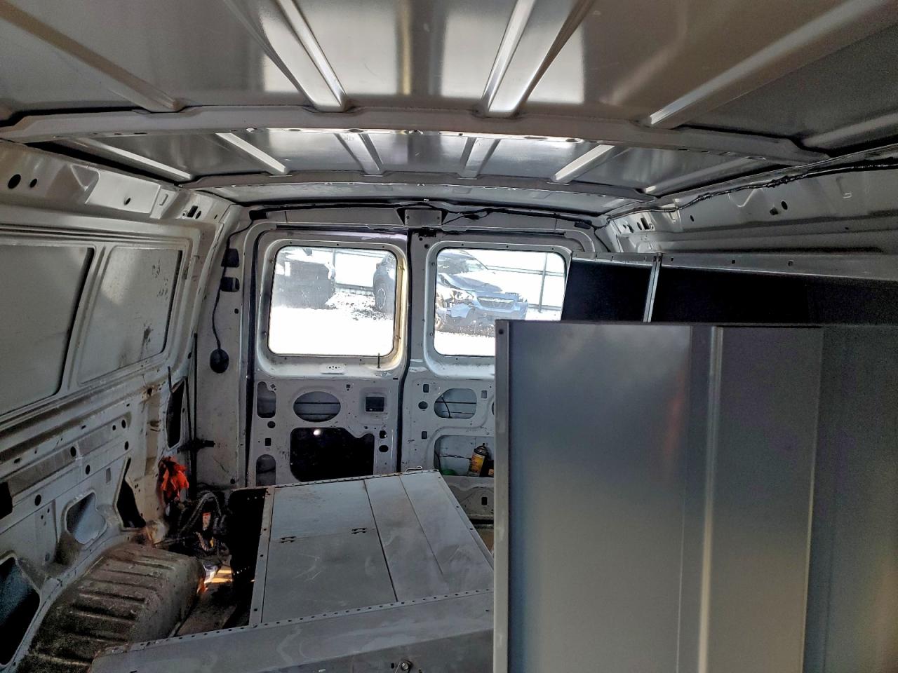 Ford Econoline E250 Van Image 9