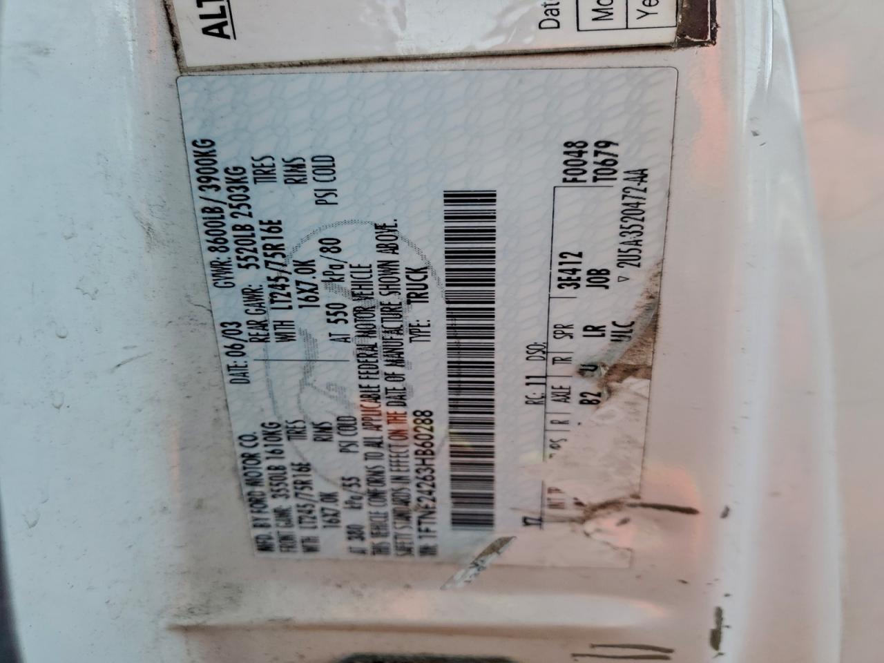 Ford Econoline E250 Van Image 7