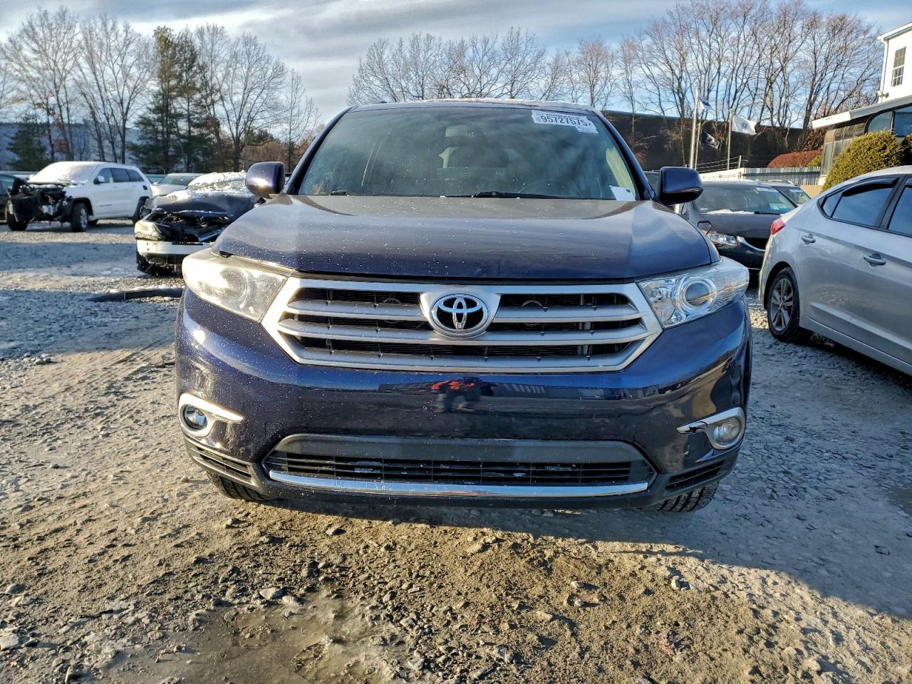 Toyota Highlander Base Image 8
