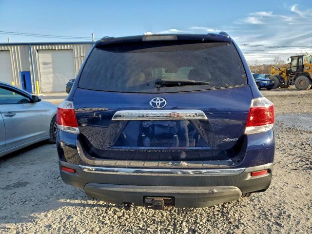 Toyota Highlander Base Image 13