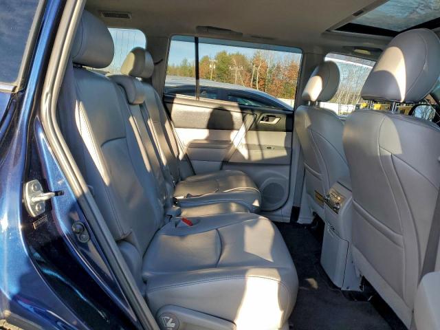 Toyota Highlander Base Image 7