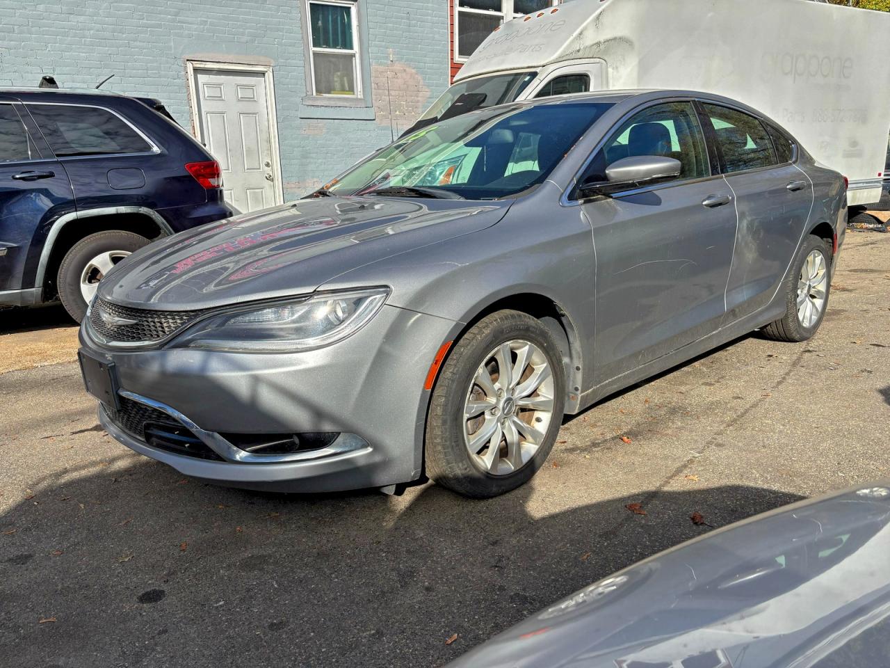 Chrysler 200 C Image 10