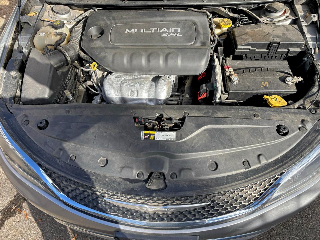 Chrysler 200 C Image 9