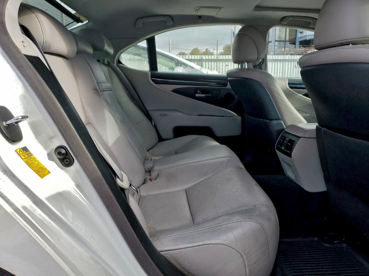 Lexus LS 460 Image 6