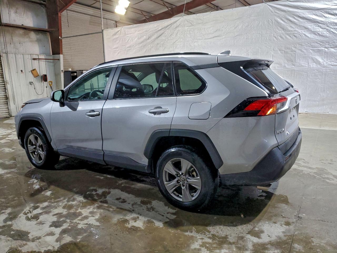 Toyota RAV4 Xle Image 5