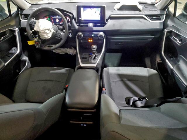 Toyota RAV4 Xle Image 4