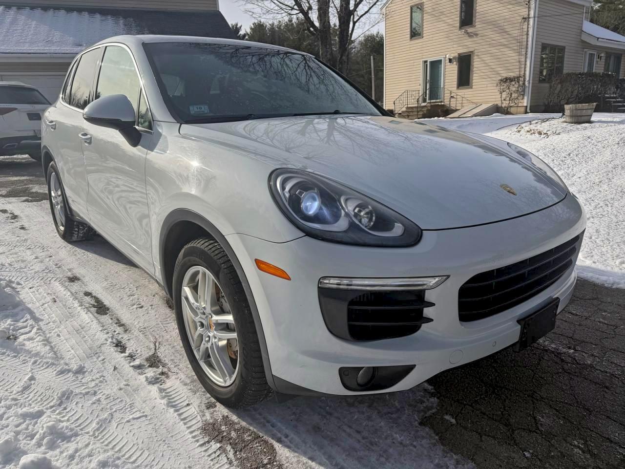 Porsche Cayenne S Image 1