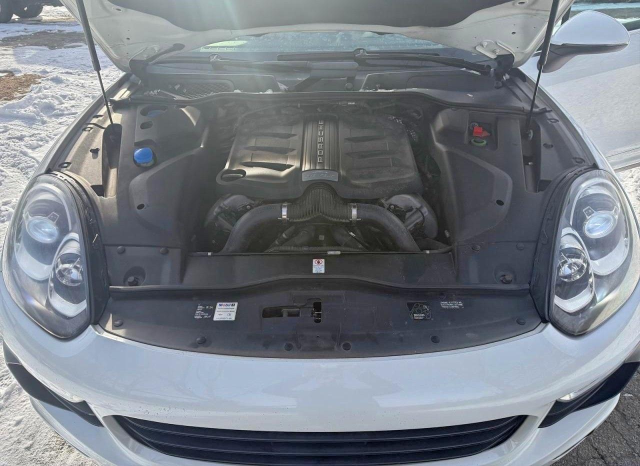 Porsche Cayenne S Image 7