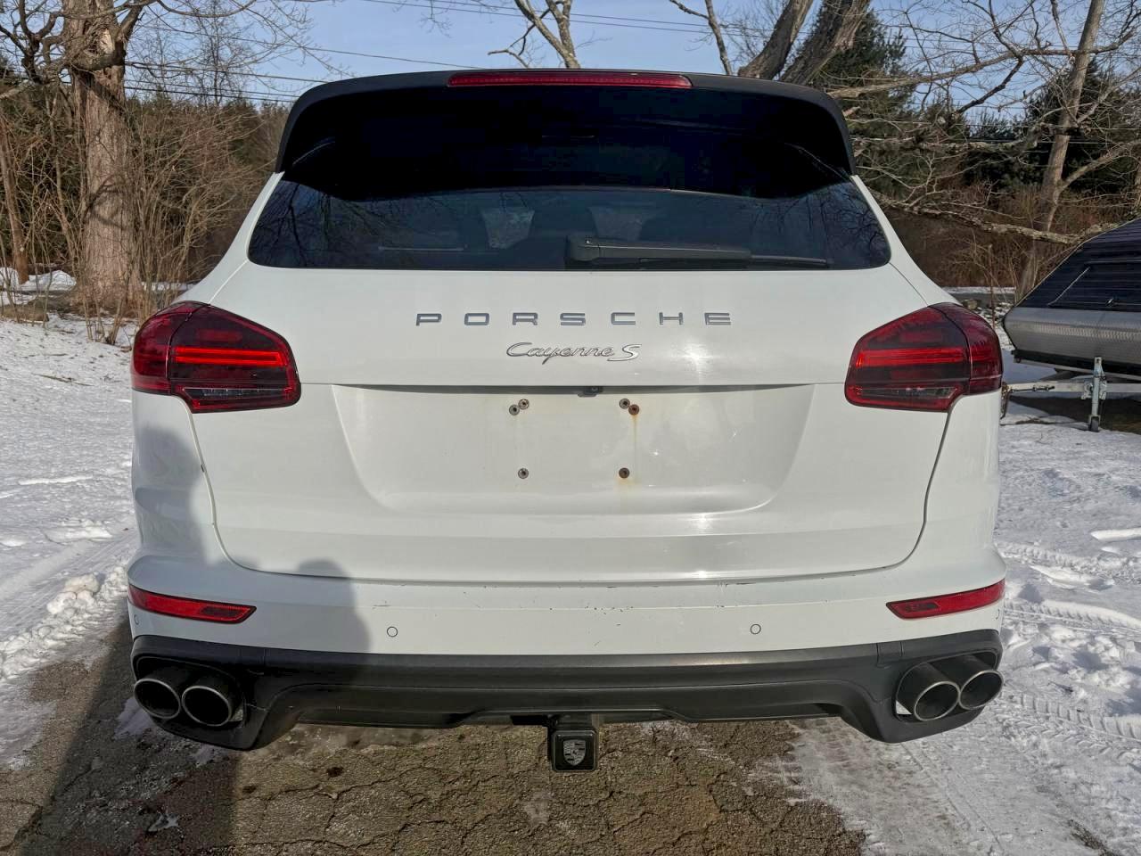 Porsche Cayenne S Image 8