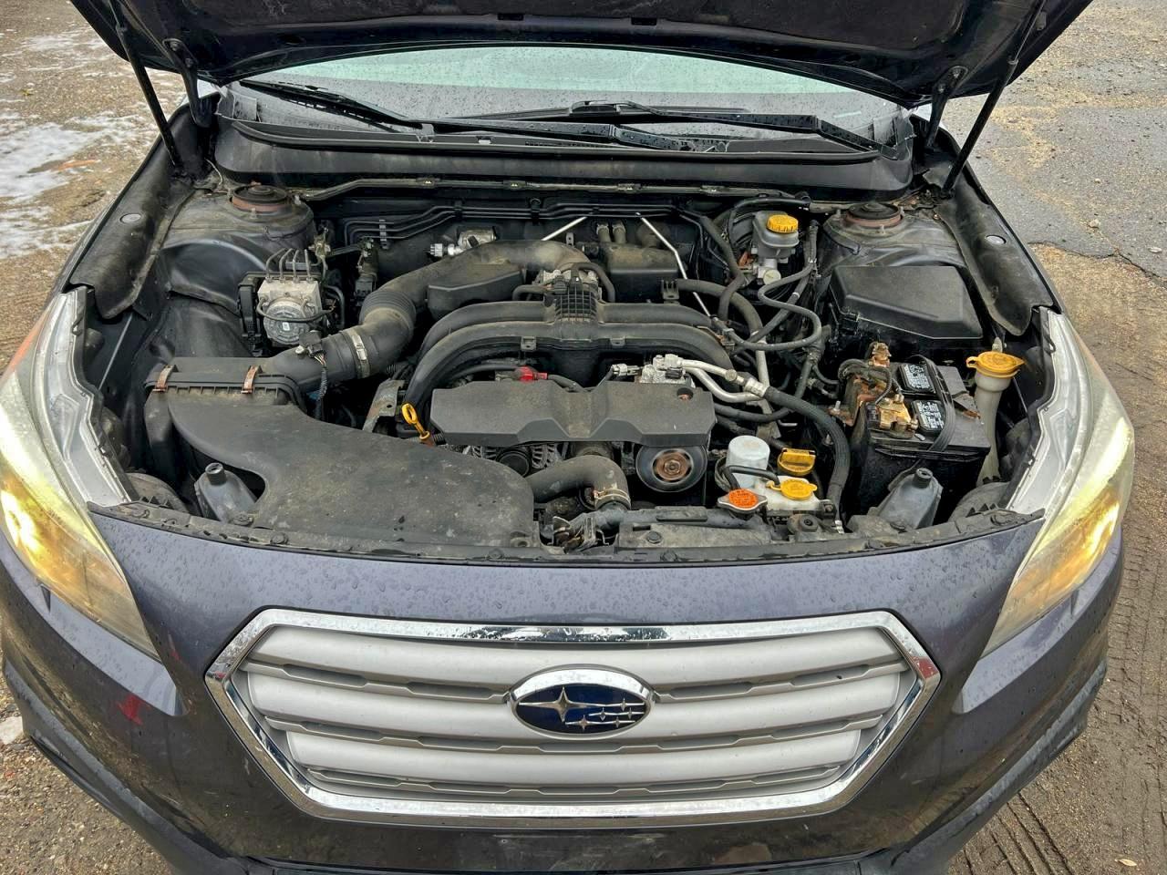 Subaru Outback 2.5i Image 2
