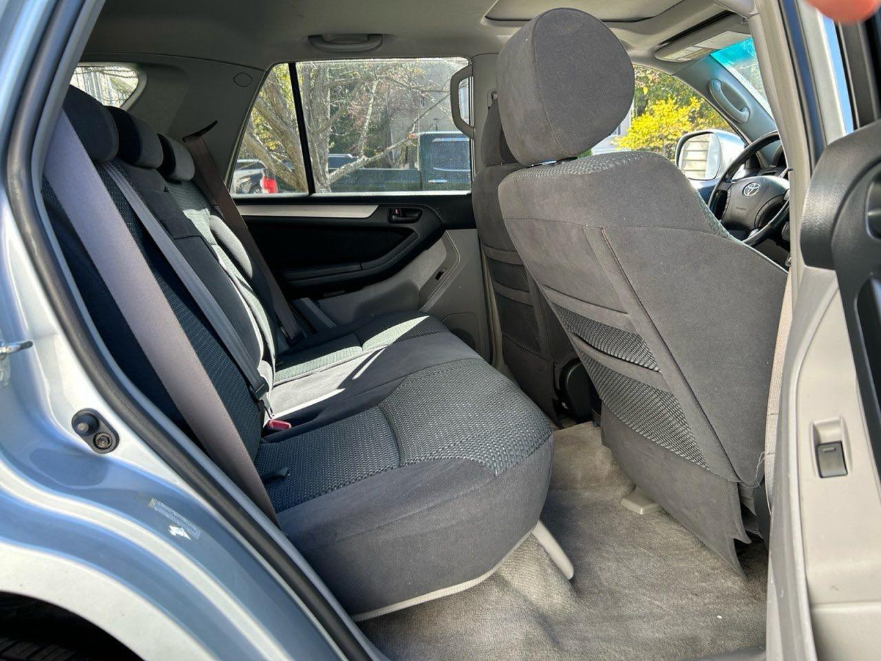 Toyota 4Runner Sr5 Image 2