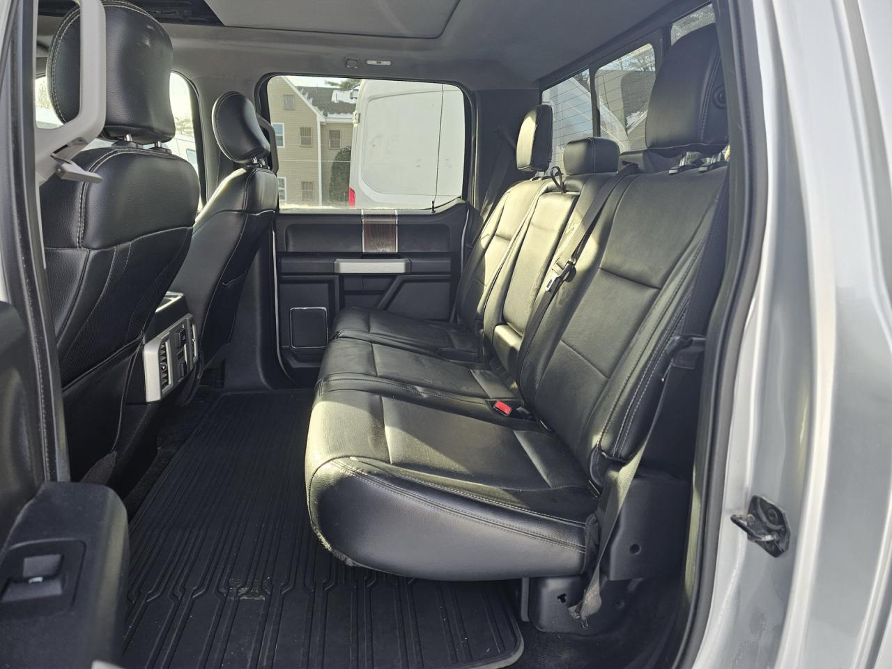 Ford F-150 Supercrew Image 7