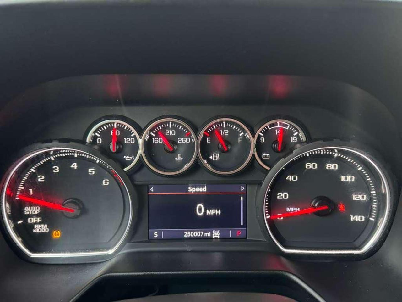 Chevrolet Suburban K1500 Lt Image 8