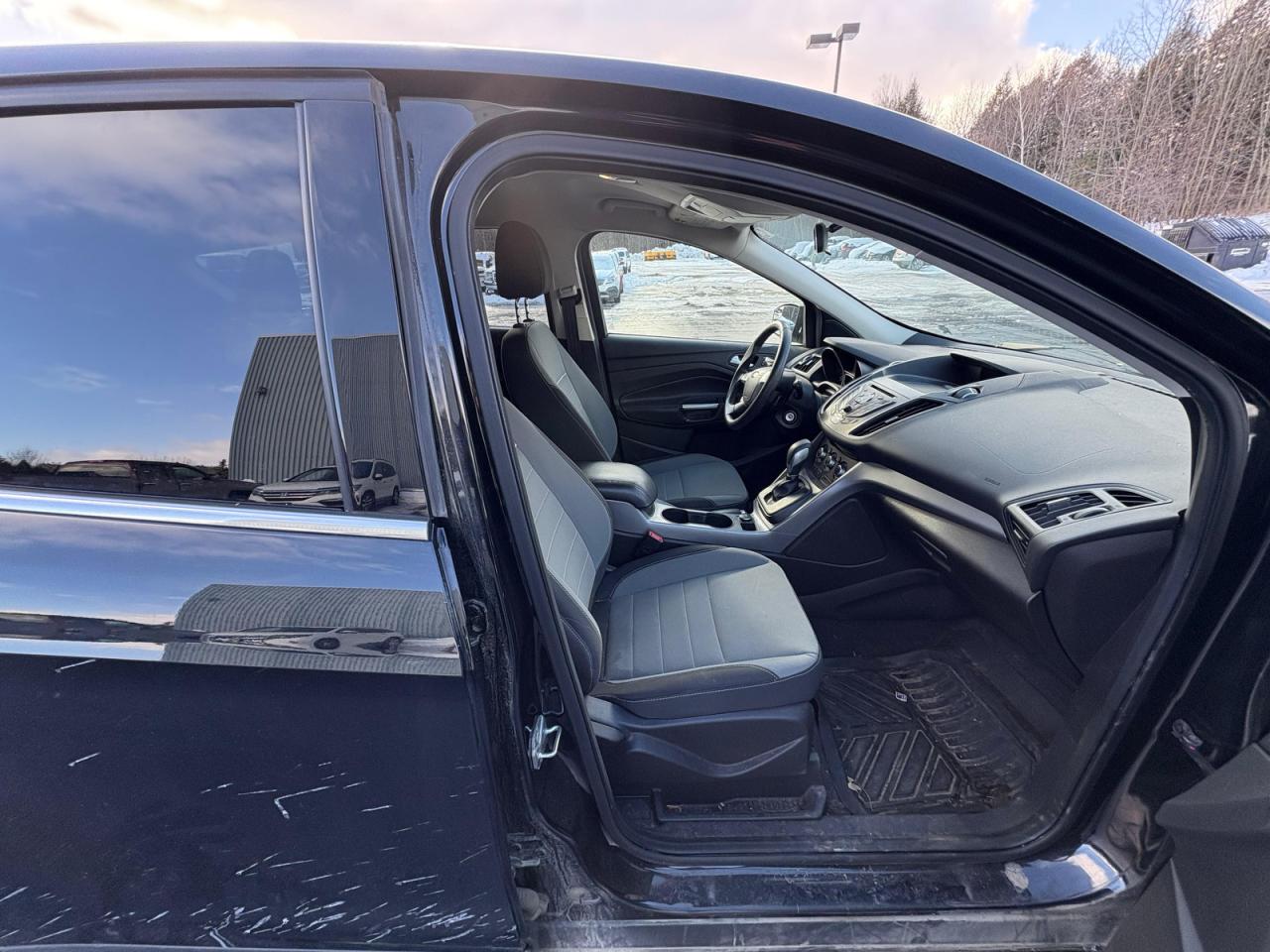 Ford Escape Se Image 4