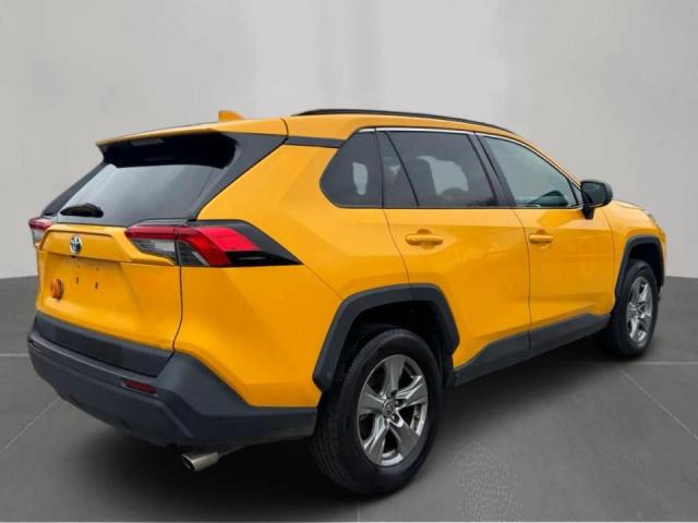 Toyota RAV4 Le Image 5